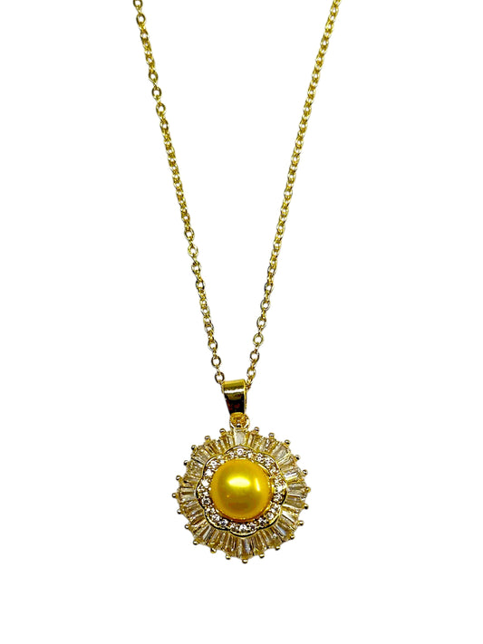 Crownlight Pearl Necklace (Gold)