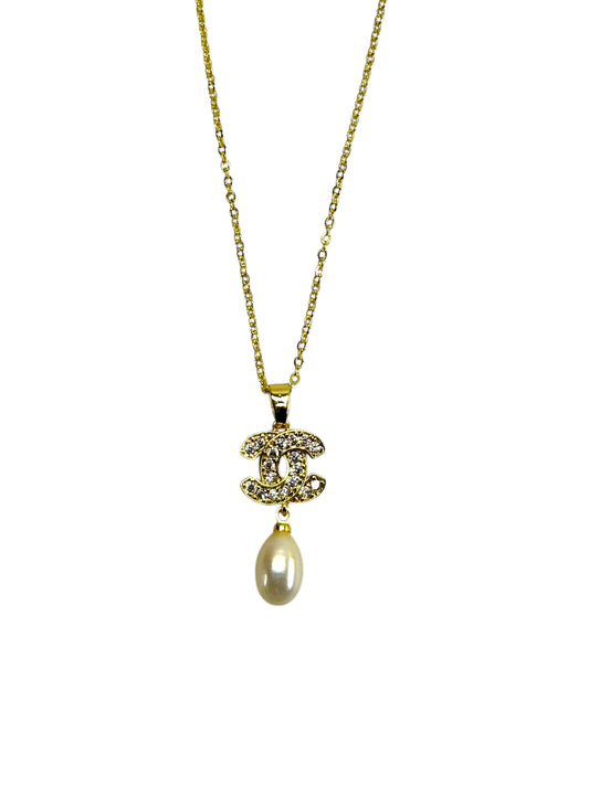 Chanel Pearl Necklace (White)